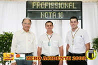 Colaboradores recebendo prémio Profissional Nota 10
